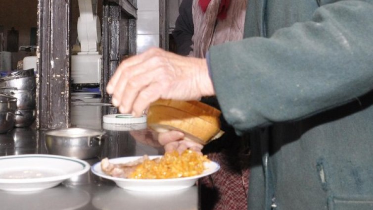 Обществените трапезарии у нас отварят на 1 октомври