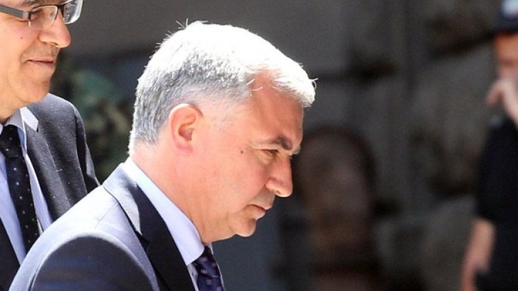 Не посягайте към правата на военни и полицаи, зове Мерджанов 