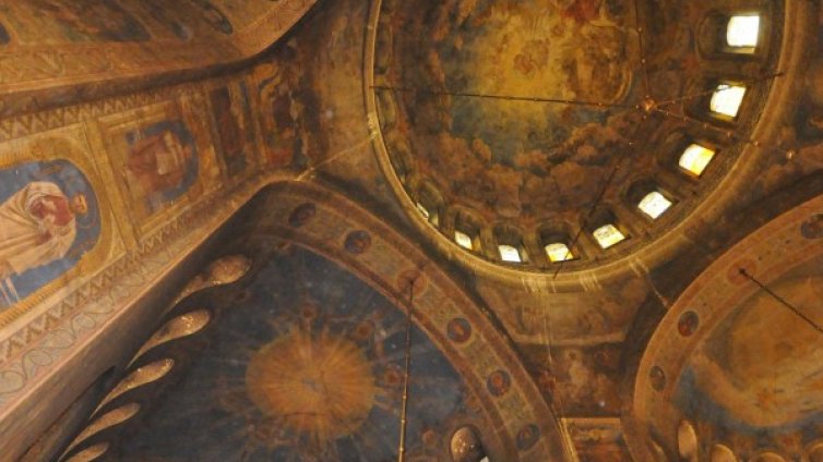 Патриарх Неофит получава нотариален акт за "Св. Александър Невски" до седмица 