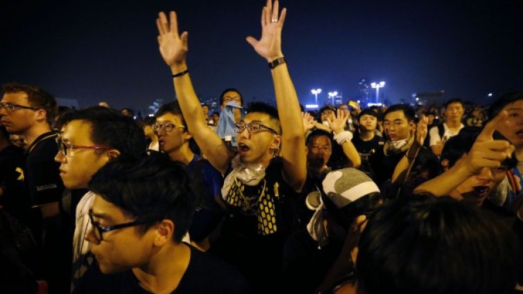 Ръководителят на Хононг няма да се оттегли под заплахата от протести