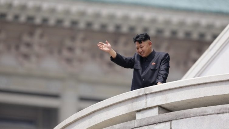 Ким Чен Ун вече не управлява страната, твърди ексвисш служител 