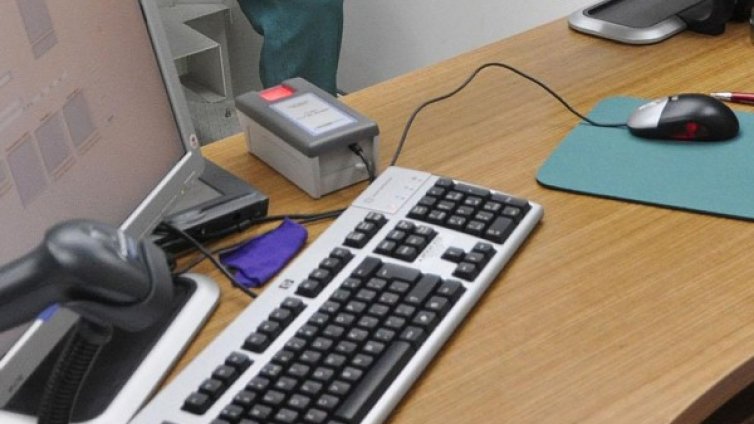 Звената за български документи за самоличност ще работят днес и утре
