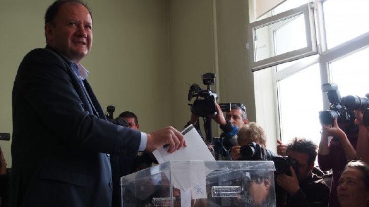 Високата активност ще реши проблемите ни, убеден е Миков 