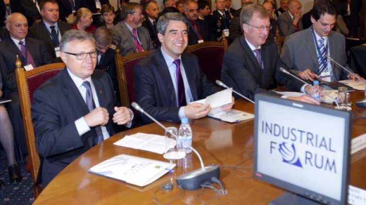 НАТО и ЕС ще ни помагат за отбранителната ни програма!