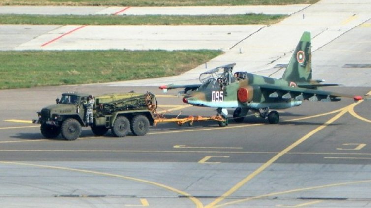 Българските ВВС отбелязват 102 години с бляскаво шоу