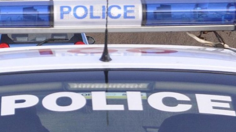 Пияна девойка без книжка се заби в оградa