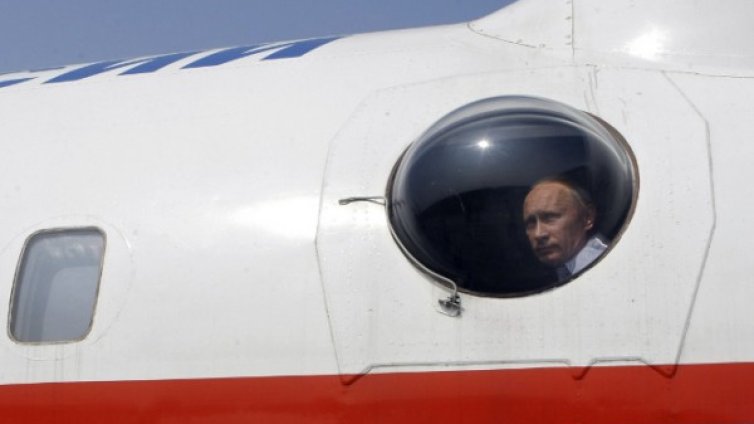 Путин каца в Белград със самолет от злато