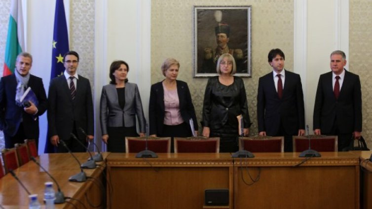 Какво следва - кабинет с неизбежни отстъпки или избори?