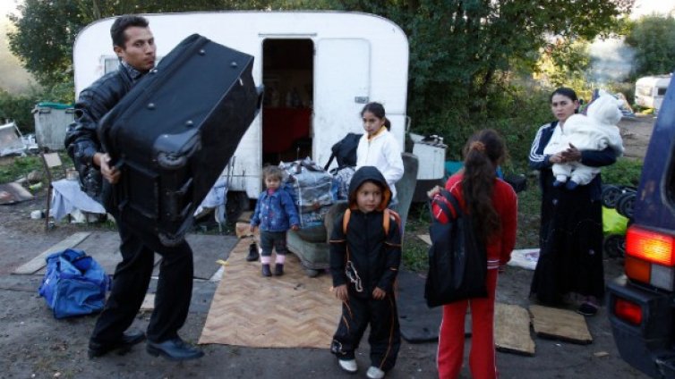 Във Франция разтуриха лагер на български и румънски роми