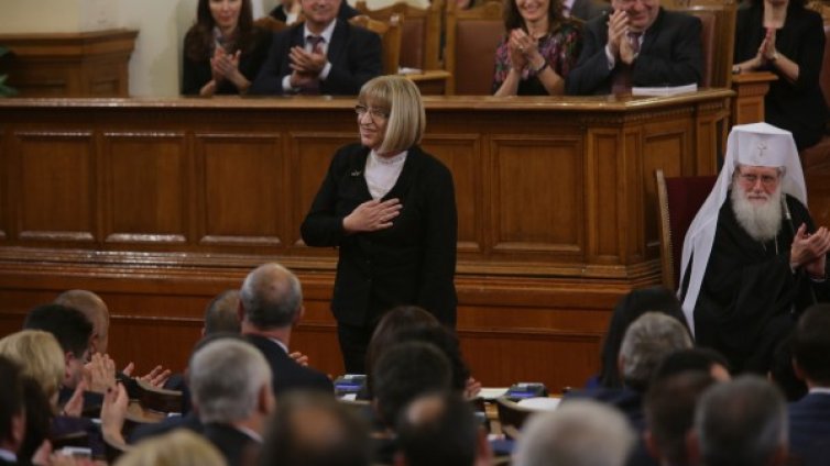 Цачева се надява скоро да има кабинет 