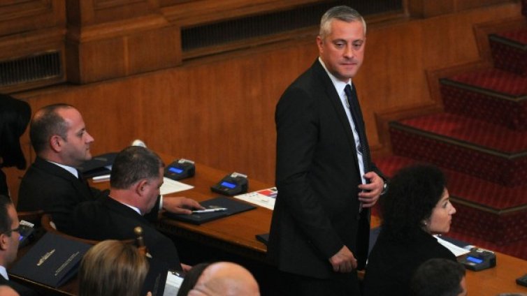 Кунева и Лукарски на преговори с ГЕРБ, Кънев си тръгна