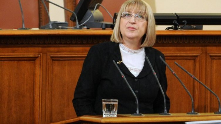 Цачева твърда: Няма масова чистка в НС!