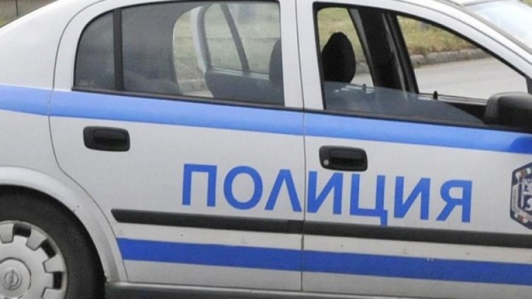 Полицай с фрактура на ръката при арест на мъж в Брусарци
