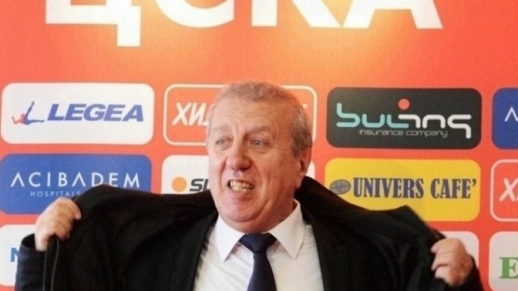 Лупи: Домусчиев си мисли, че е шеф на БФС