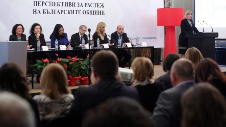 Цачева обеща: Общинските проблеми ще са приоритет
