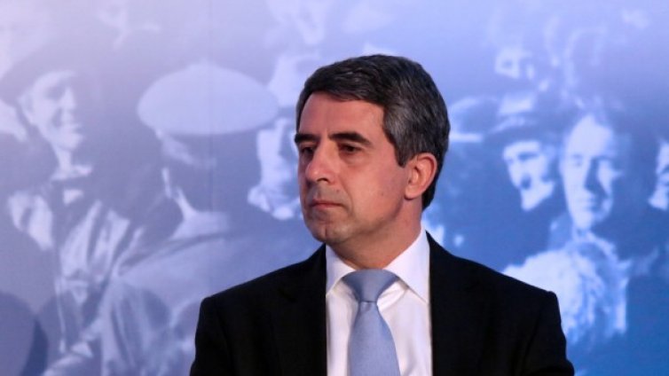 Президентът се извини: 10.ΧΙ е лична история, не дата