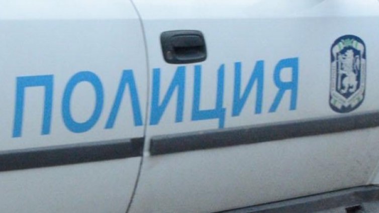 Възрастна жена е с опасност за живота след катастрофа 