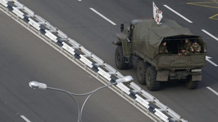 Отваря се пътят за засилване на военните действия в Украйна