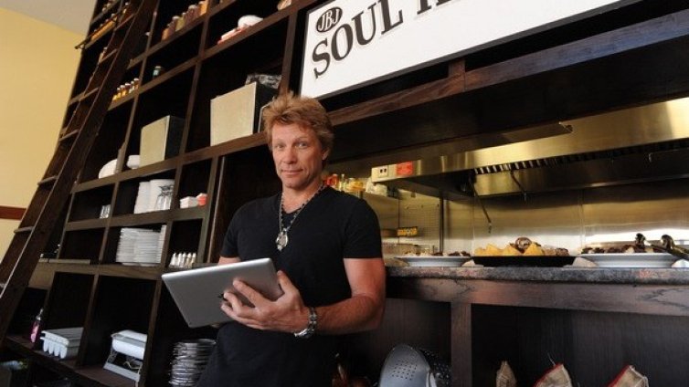 Звездите от шоубизнеса, които си имат ресторанти 