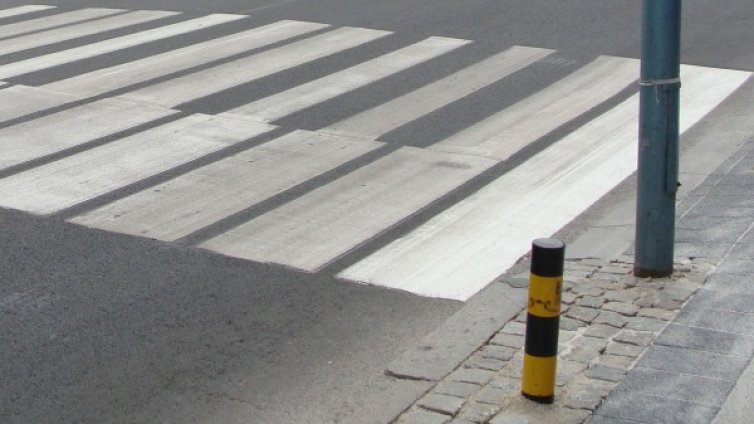 Дете е блъснато на пешеходна пътека във Варна