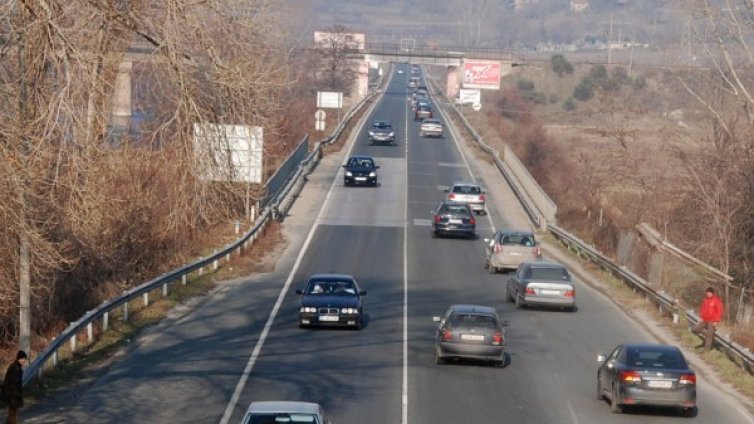 Фиш и за колите на властта, ако карат бързо без лампа