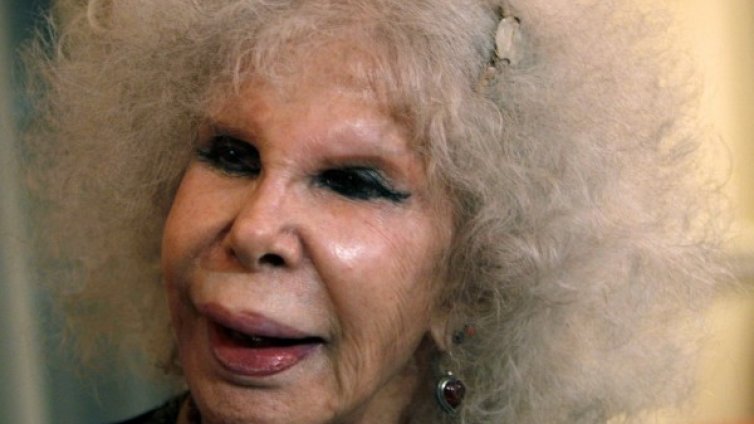 Почина ексцентричната херцогиня Алба