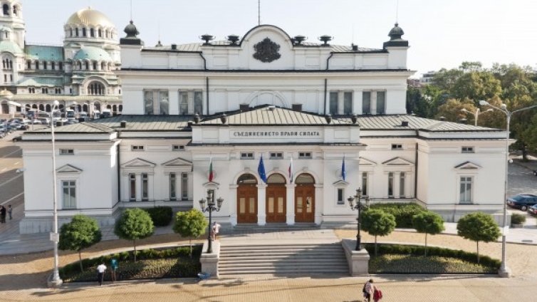 ГЕРБ дава икономиката на БСП в парламента, полицията отива в РБ