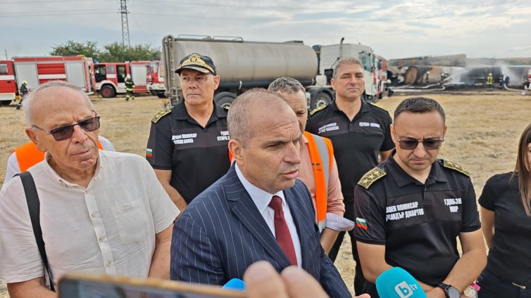 След дерайлиралите цистерни: Няма непосредствена опасност за населението