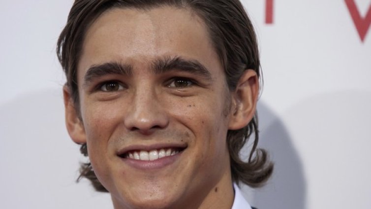 Брентън Туейтс ще играе в "Карибски пирати 5"