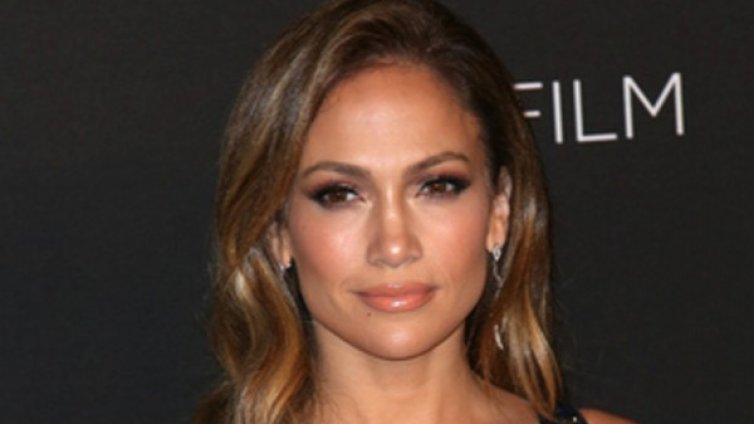 Дженифър Лопес гони целулита с крем от диаманти