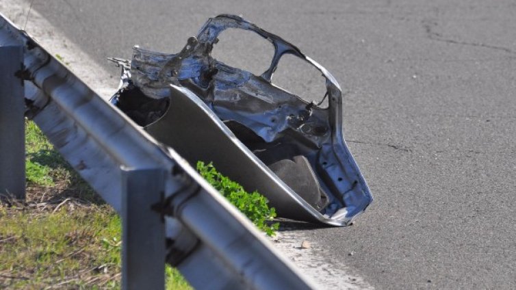 Един човек загина, а 13 са ранени на пътя през денонощието