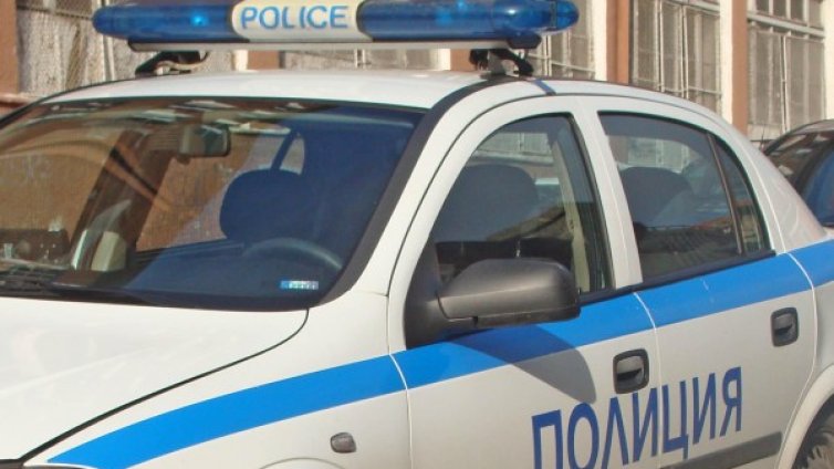 Двама мъже набиха 19-годишна студентка в Шумен