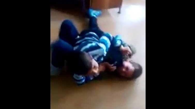 Четвъртокласници се биха в Пловдивско, скандират "Убий го"