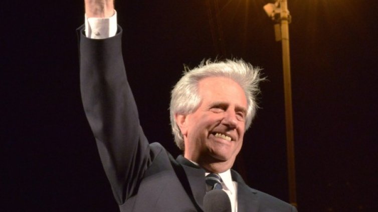 Табаре Васкес спечели президентските избори в Уругвай