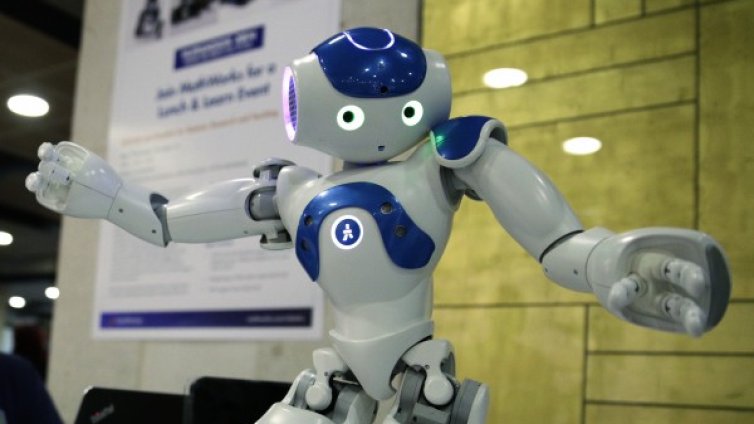 Изкуственият интелект заплашва човечеството