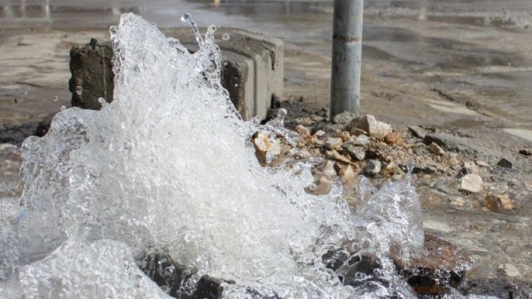 Спират водата в части от София днес 