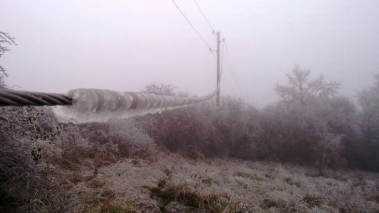 Облачно и дъждовно ще е над страната