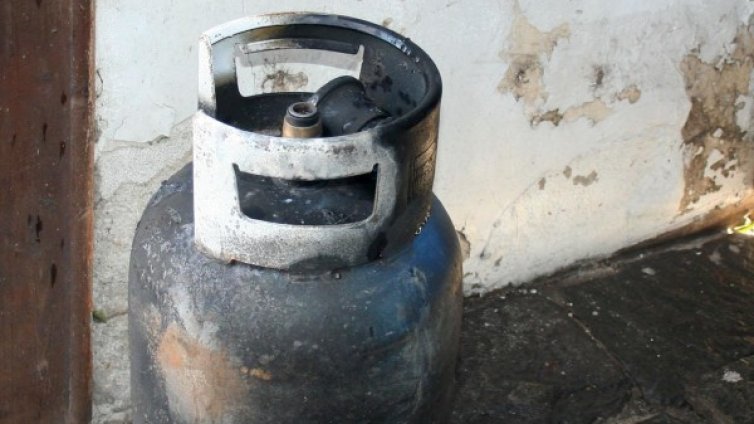 Самоделна газова печка гръмна в жилищен квартал във Видин