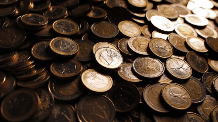 В Италия хванаха рекордно количество фалшиви монети от 1 и 2 евро