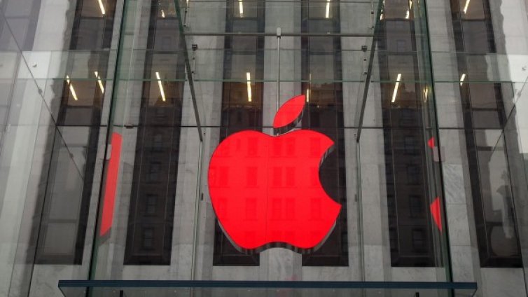 Apple на съд за действия срещу конкурентите си