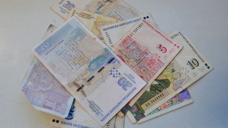 Милион и половина българи живеят с по-малко от 286 лв. на месец 
