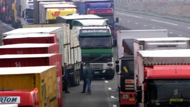 Митничарска тарифа: Искат до 400 евро за тир на Гюешево