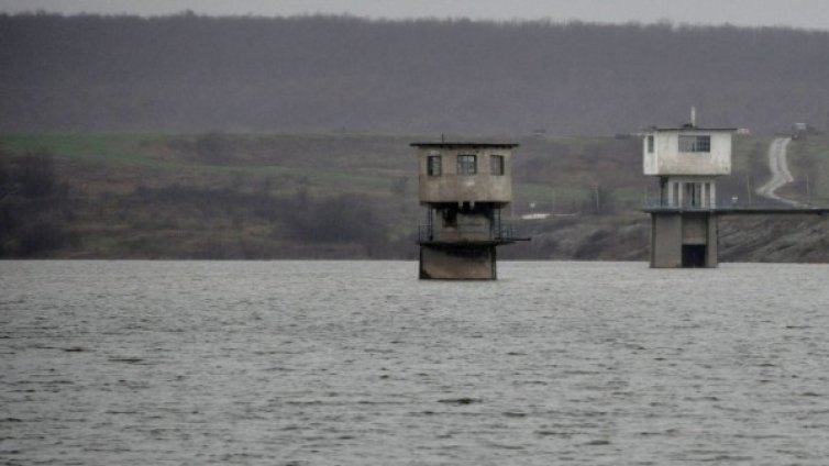 Започва контролирано изпускане на язовир "Асеновец" край Сливен