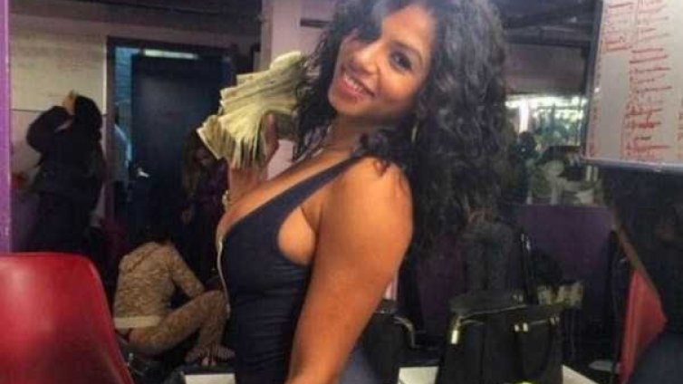 С танци на пилона препълнен винаги е джобът