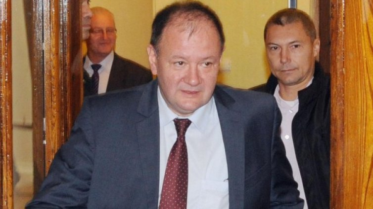 Не приемаме бедните хора да понасят пълната осигурителна тежест