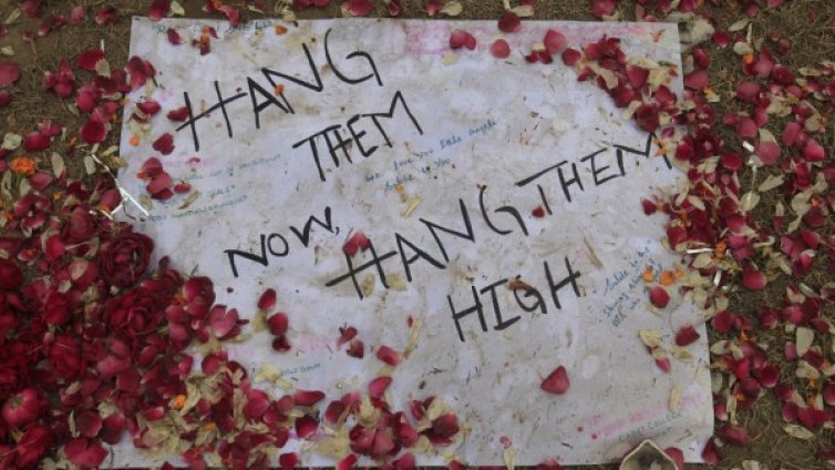 Пакистан ще обеси 500 осъдени за тероризъм