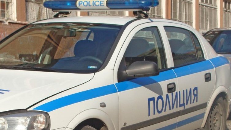 17-годишeн блъсна в стълб колата на баща си