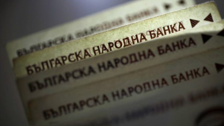 Баба даде 6200 лв. за две кутии прах за пране