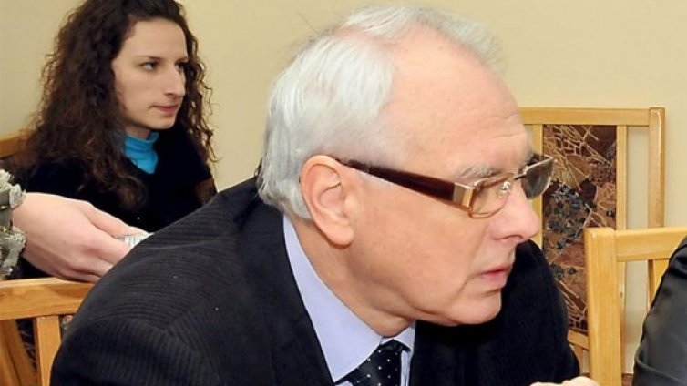 Това е парламент на подменения вот, смята Велизар Енчев