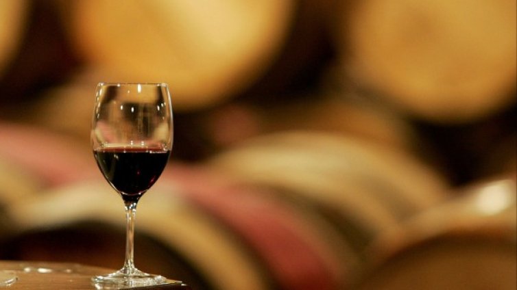 Арестуваха канадец, поискал да остави 99 000 евро бакшиш 